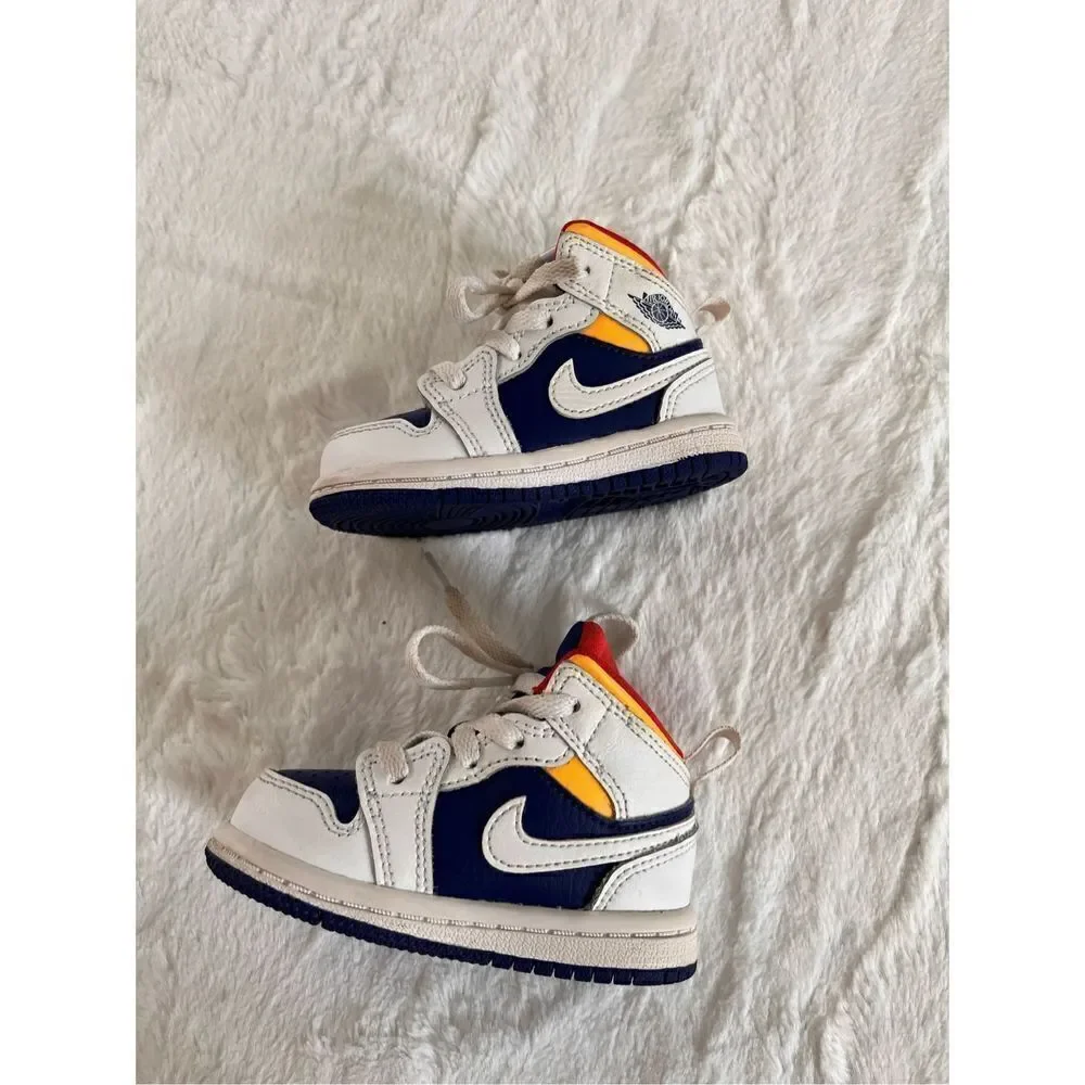 Jordan 1 Mid 